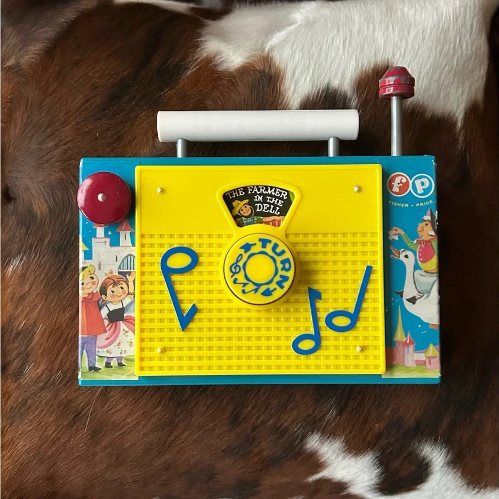 Fisher Price Two Tune Music Box TV Melody “Farmer In The Dell”